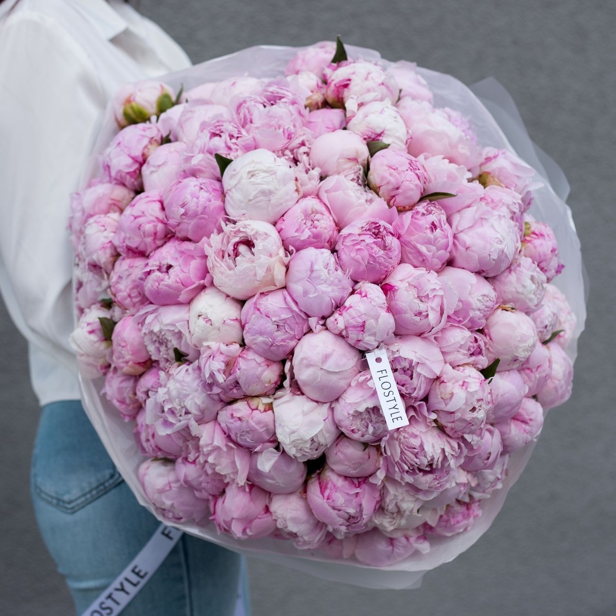 Огромный букет из 101 пиона